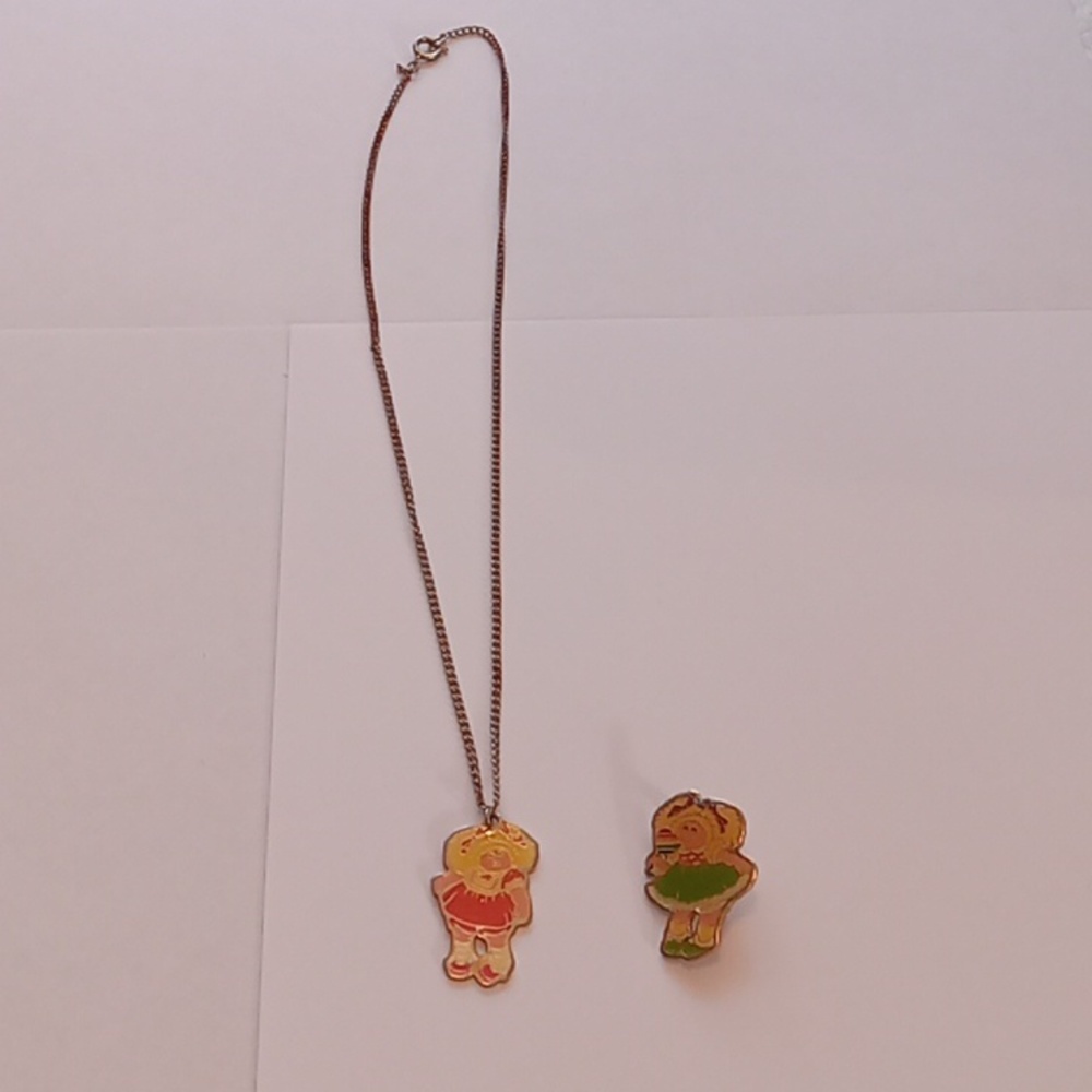 Cabbage Patch Kids vintage 1983 necklace and pin